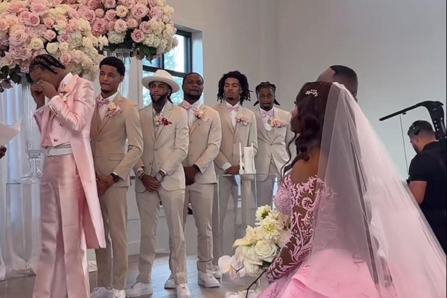 Stunna 4 Vegas Weeping at wedding
