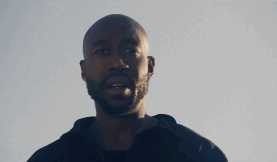 Freddie Gibbs Goes Off On Eric Dickerson & L.A. Rams While Repping Chicago Bears