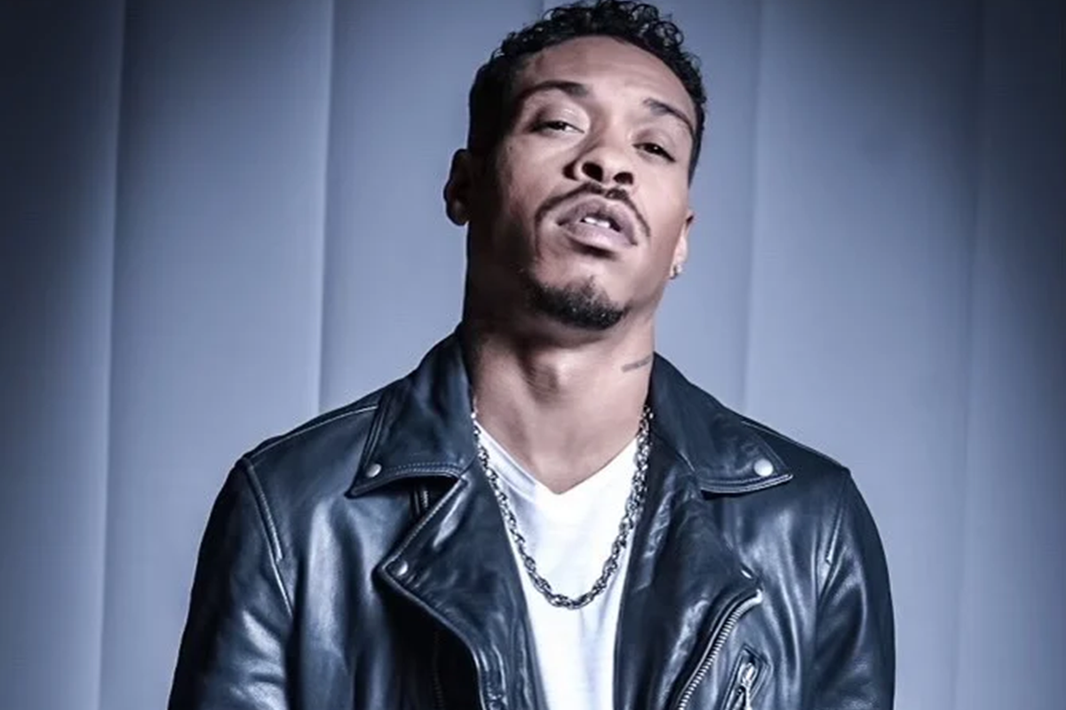 Chef Sean performing live on stage